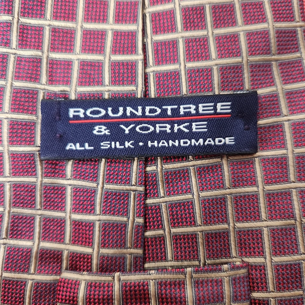 Roundtree And Yorke Handmade Silk Burgundy and Silver Men's Tie